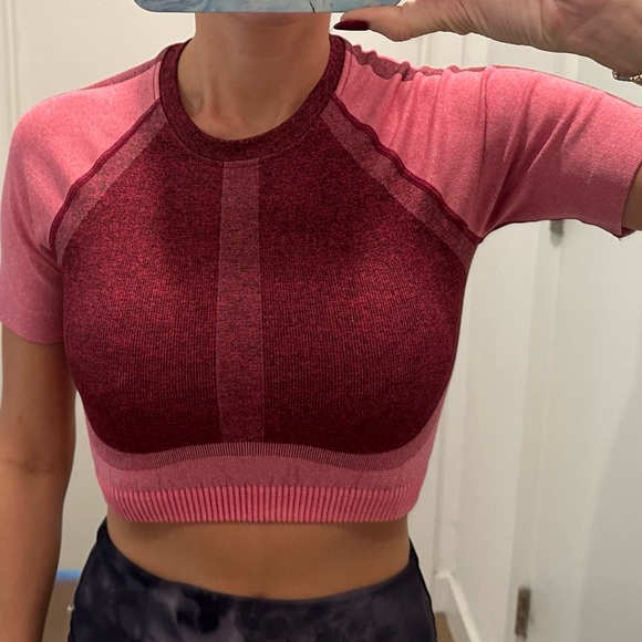 NWT- Fabletics Crop Top - Picture 6 of 6